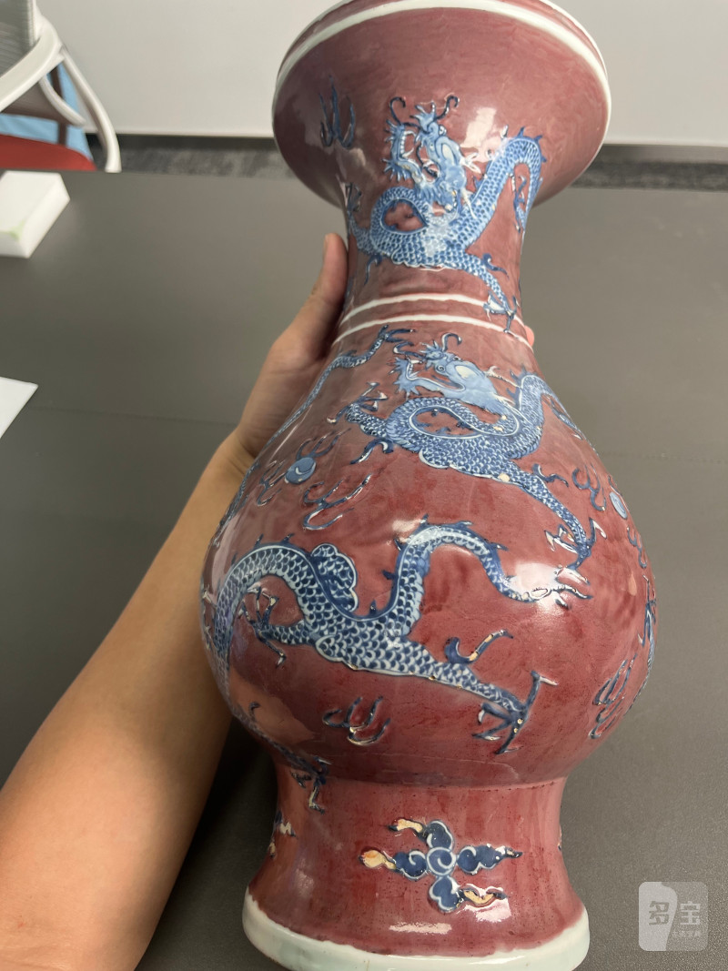 清康熙  青花釉里红堆塑云龙纹琵琶尊 - 图5